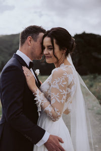 Romantic A-Line Jewel Open Back Long Sleeves Floor-Length Appliqued Beach Wedding Dress OHD268