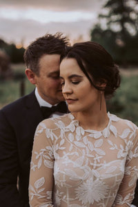 Romantic A-Line Jewel Open Back Long Sleeves Floor-Length Appliqued Beach Wedding Dress OHD268