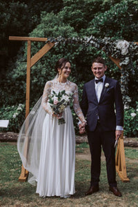 Romantic A-Line Jewel Open Back Long Sleeves Floor-Length Appliqued Beach Wedding Dress OHD268