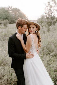Exquisite Lace Wedding Dress Sexy V-Neck Modest Tulle Wedding Dress Gown CA2302|CathyProm