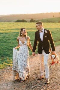 Exquisite Lace Sexy V-neck Mermaid Wedding Dress 2019 Straps Rustic Wedding Dress Bridal Gown PIN0715|CathyProm