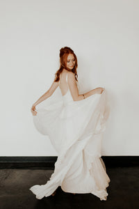 Sexy Spaghetti Straps Simple Wedding Dress V Neck Chiffon Beach Wedding Gown Backless YRL116|Cathyprom
